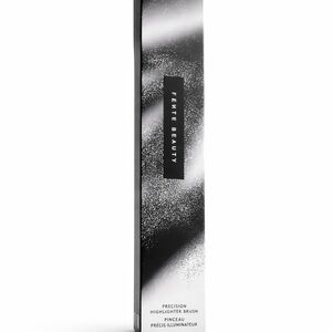 Fenty Beauty Highlighter Brush in Black and White